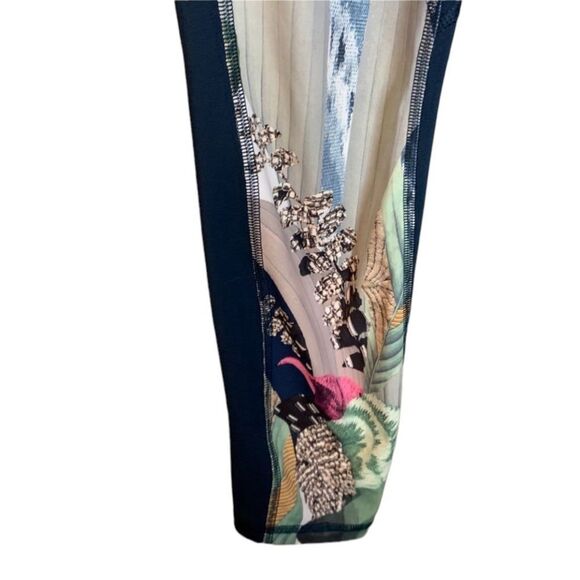 Athleta Abstract Patterned Crop Leggings - Picture 10 of 10